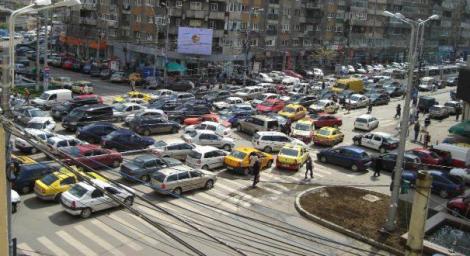 Lovitură pentru şoferi. Anumite categorii de mașini vor fi interzise în București. De când ar intra în vigoare legea şi cine este afectat