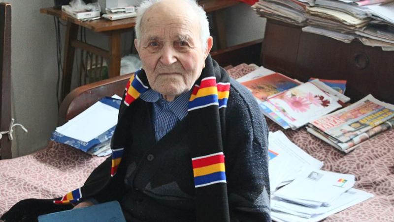 A rezistat 1.267 de zile pe front, apoi a mers pe jos de la Cotul Donului până în România. Simion Gârlea, EROUL celui de-al Doilea Război Mondial, născut în 1918: 