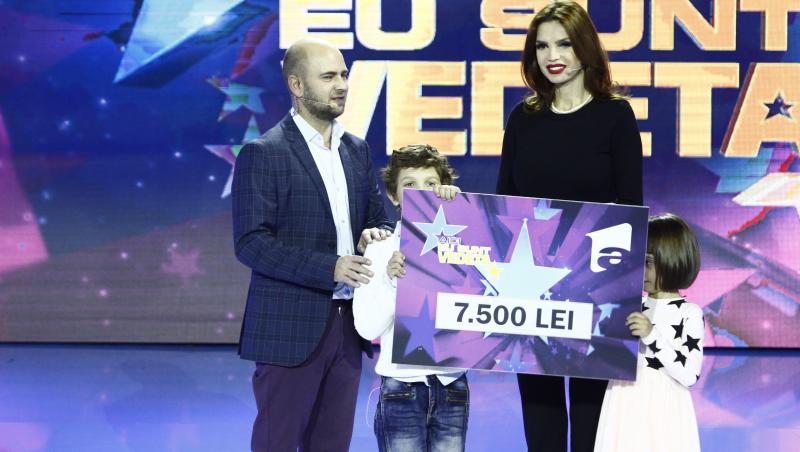 Cristina Spătar și copiii ei, Aida și Albert, au câștigat  7500 de RON la runda finală de la “Aici eu sunt vedetă”!