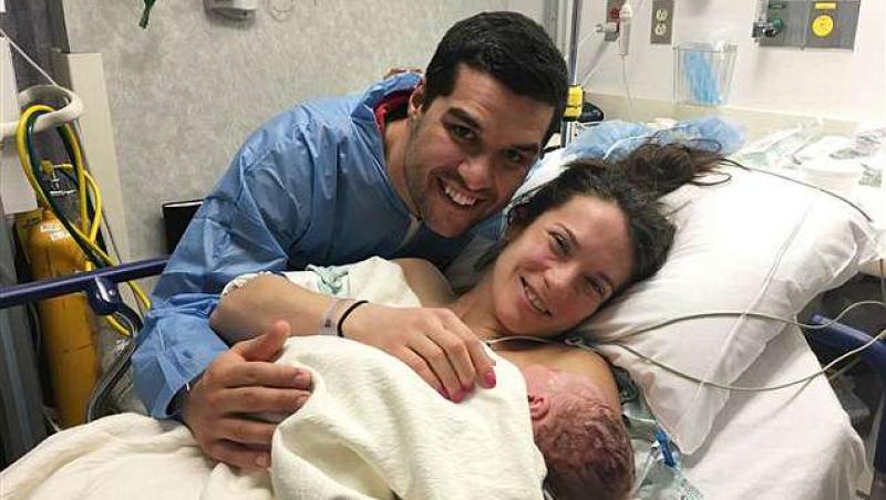 Cazul care a uimit medicii! Soțiile unor frați gemeni au devenit mame pentru prima dată, în aceeași zi, la același spital!