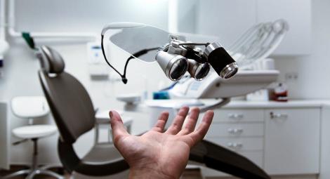 Care sunt tipurile de implant dentar?