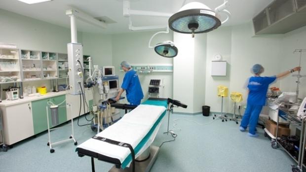 Minunile din Săptăm&acirc;na Patimilor. Se poate și &icirc;n Rom&acirc;nia. &bdquo;&Icirc;n viața mea n-am văzut infirmiere at&acirc;t de simpatice, vesele, spirt la treabă, &icirc;mpărțind z&acirc;mbete c&acirc;nd &icirc;mpart m&acirc;ncarea, &icirc;ntreb&acirc;nd de sănătate. &rdquo;