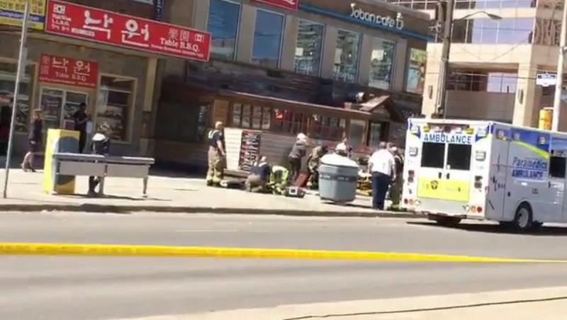 Bilanţul atacului de la Toronto: 10 morţi şi 15 răniţi. Atacatorul care a îngenuncheat o țră întreagă: un bărbat de 25 de ani. Imagini cutremurătoare!