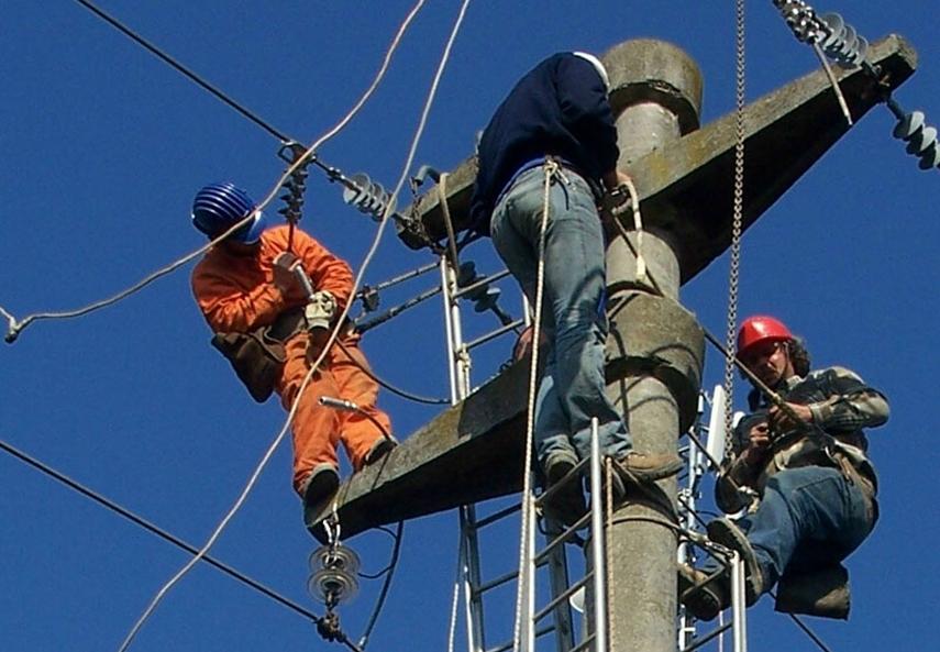 Bucureștiul, Giurgiul și Ilfovul răm&acirc;n fără curent și astăzi. Ce zone sunt afectate și c&acirc;t vor dura lucrările de remediere