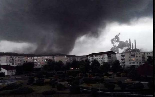 Vremea 26 aprilie. Meteorologii atrag atenția pentru ziua de m&acirc;ine. Ne așteaptă c&acirc;teva ore grele!