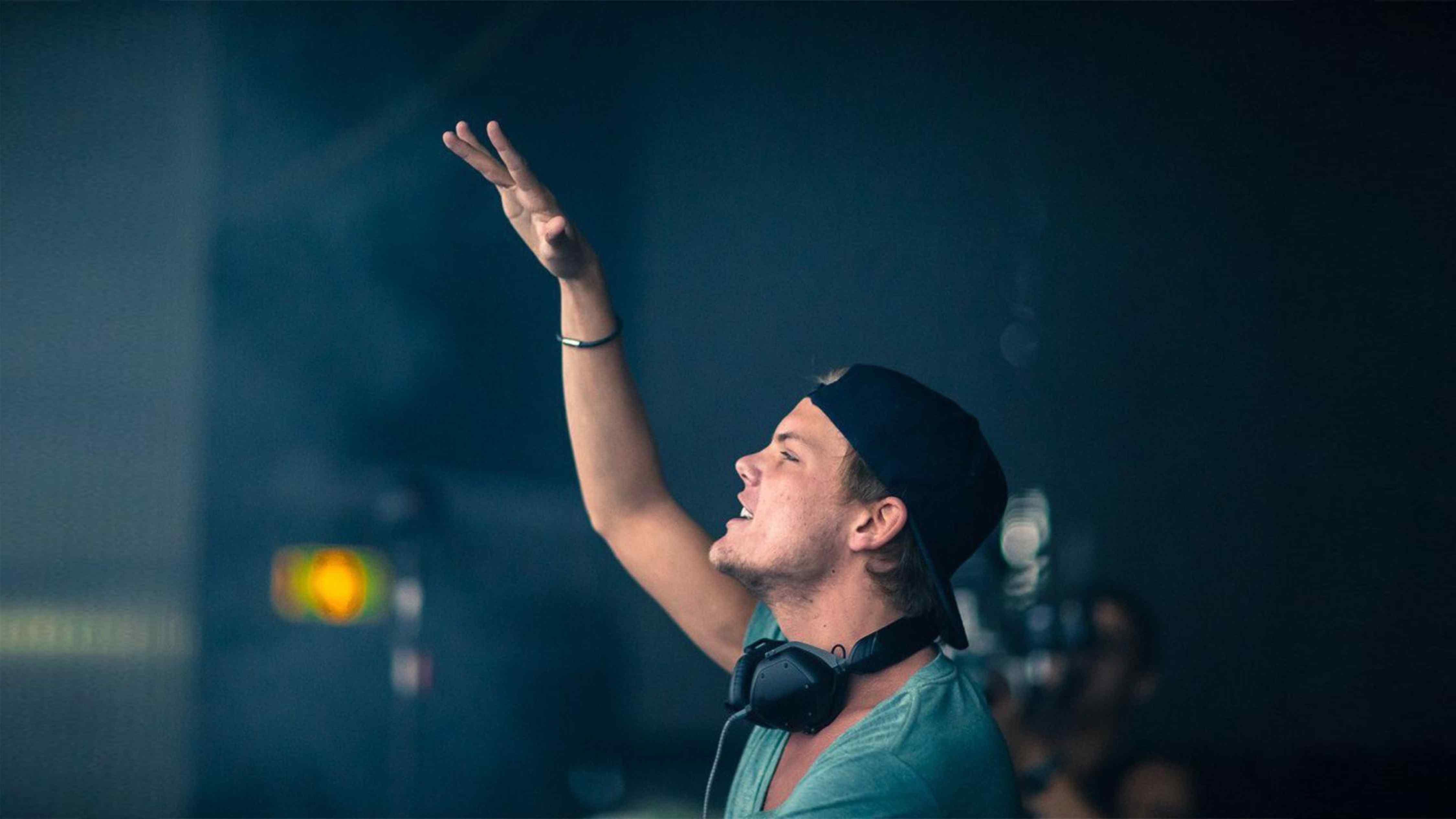 Averea COLOSALĂ lăsată &icirc;n urmă de AVICII. C&acirc;t a c&acirc;ştigat DJ-ul suedez din muzică