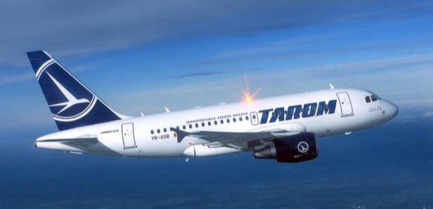PANICĂ &icirc;ntr-un avion plin de rom&acirc;ni! O aeronavă TAROM care zbura la Barcelona a revenit la Bucureşti din cauza unui geam fisurat