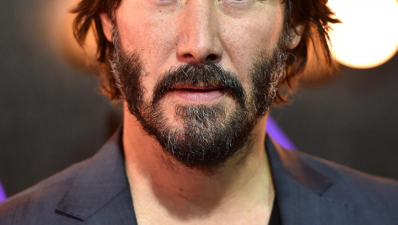 Keanu Reeves, condamnat la suferință?! Actorul de la Hollywood, surprins cu părul lung și desculț! Apariția care i-a îngrijorat pe fani