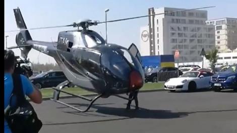 Au apărut noi imagini cu elicopterul care a aterizat în fața unui club din Mamaia! Oamenii, la un pas de a fi loviți de panourile căzute