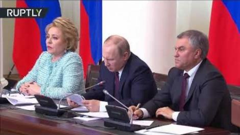 Cum s-a făcut de râs Vladimir Putin în timpul unei ședințe: ”Nici eu nu mai înțeleg!” Liderul de la Kremlin a stârnit amuzamentul celor prezenți