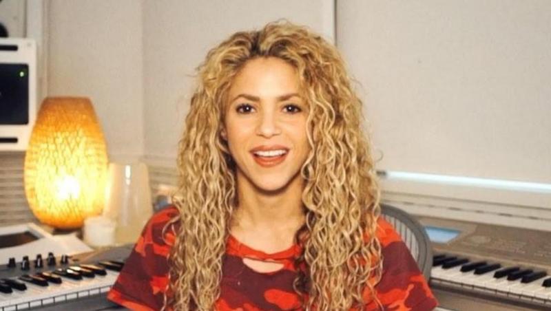 Fotografii extrem de RARE cu Shakira dinainte să devină celebră. Cu sprâncene groase, brunetă şi dinţi strâmbi, cântăreaţa nu semăna deloc cu diva de azi