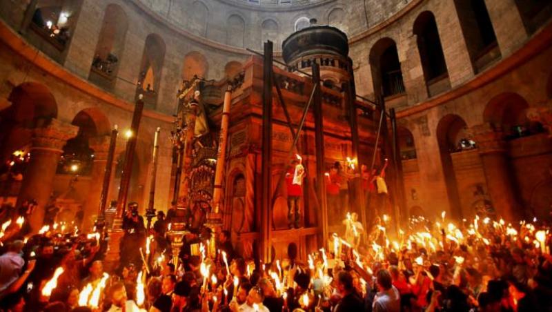 PAȘTE 2018. Lumina Sfântă de la Ierusalim va fi adusă în România în această seară