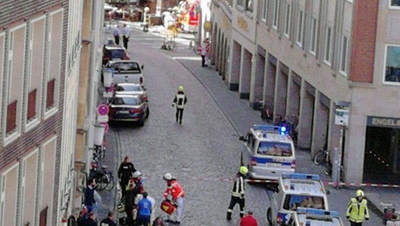 ATENTAT în Germania! Mai multe persoane au murit şi cel puţin 30 au fost rănite, după ce un camion a intrat în mulţime. Atacatorul s-a sinucis. FOTO