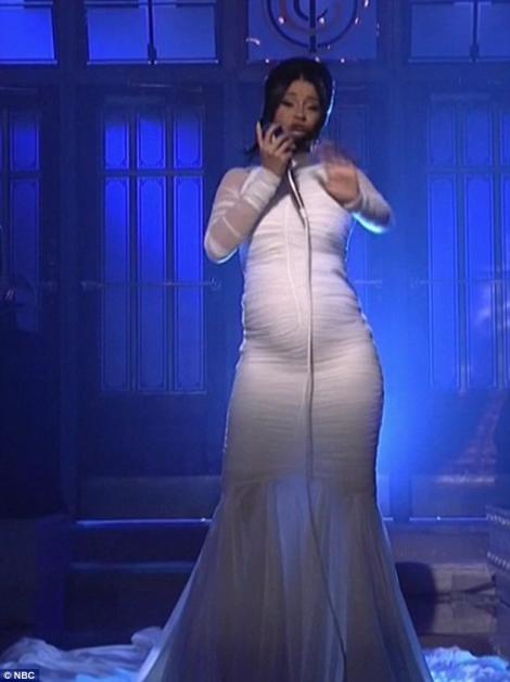 Gata, nu mai e un mister! O cântăreață celebră a confirmat că e însărcinată! Primele imagini cu burtica de gravidă