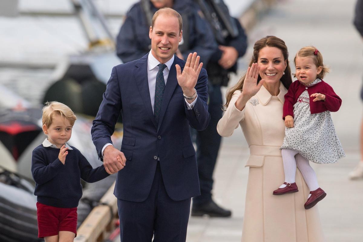 Un nou bebeluș cu s&acirc;nge albastru! Cum se va numi cel de-al treilea copil al cuplului princiar William - Kate