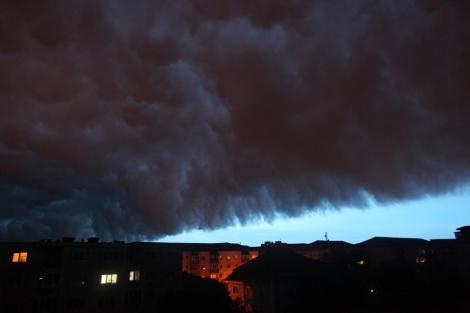 Prognoza meteo pentru weekendul 12 - 13 mai. Meteorologii anunță FENOMENE CIUDATE în mai multe zone din România!