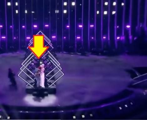(VIDEO) SCENE ȘOCANTE la Eurovision! Ea este CÂȘTIGĂTOAREA concursului, dar publicul A ÎNCREMENIT când a văzut cine a URCAT PE SCENĂ