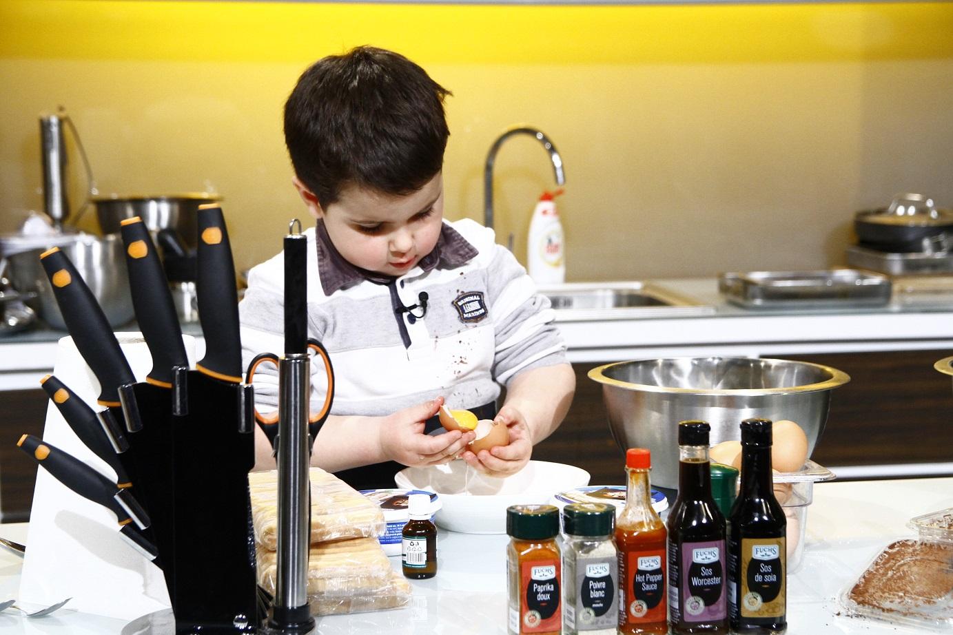 Jurizare de poveste la “Chefi la cuțite”: Un copil de patru ani le gătește chefilor tiramisu