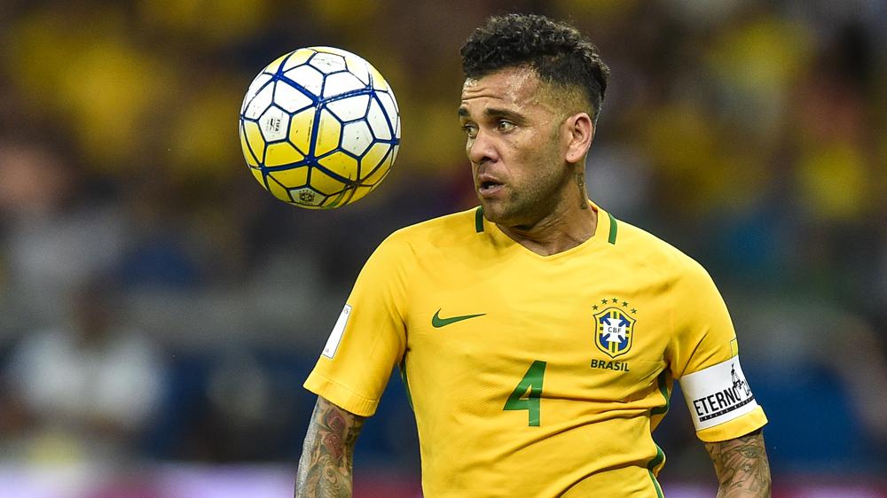 Dani Alves, scrisoare emoționantă după ce a aflat că va rata Cupa Mondială: &rdquo;Nu vreau să pl&acirc;ngeți pentru mine. Mi-am trăit visurile. Nu merg la Mondial, dar sunt un nenorocit fericit!&rdquo;