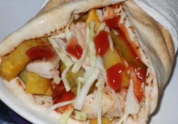 Carne veche și sosuri expirate! Peste cincizeci de persoane au ajuns la spital, după ce au m&acirc;ncat șaorma