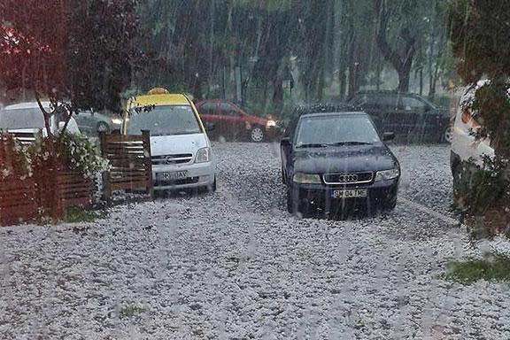 Vine potopul! Ne așteaptă furtuni puternice și ploi cu grindină! Anunț de ultim moment de la ANM p&acirc;nă s&acirc;mbătă