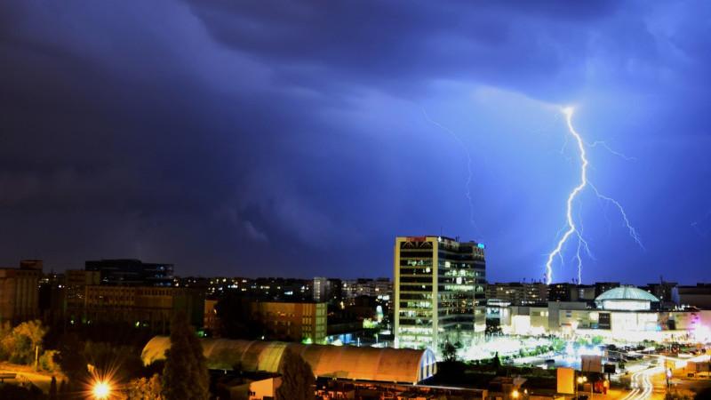 Meteorologii nu aduc veşti bune! Un val de aer rece loveşte Rom&acirc;nia. Adio, temperaturi de vară!