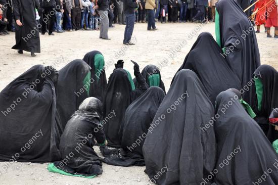 PANICĂ &icirc;n Iran. Echipaje de pompieri patrulează pe străzi și le cer oamenilor să răm&acirc;nă &icirc;n afara clădirilor