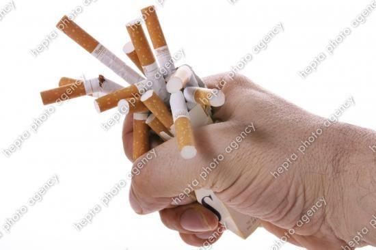 Doi contrabandiști de țigări, opriți cu focuri de armă de polițiștii de frontieră. C&acirc;t valora marfa lor