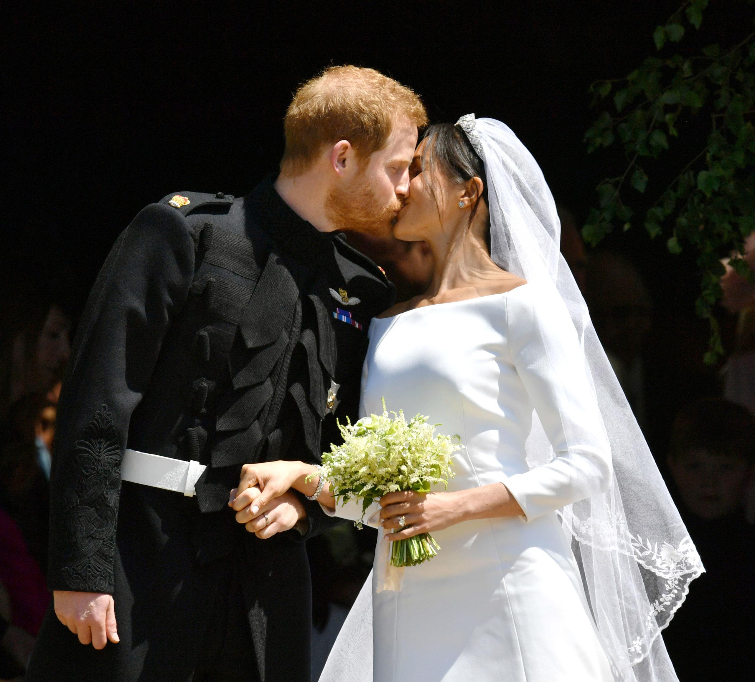 Familia Regală a Rom&acirc;niei, cadou complet neașteptat pentru prințul Harry și Meghan Markle!