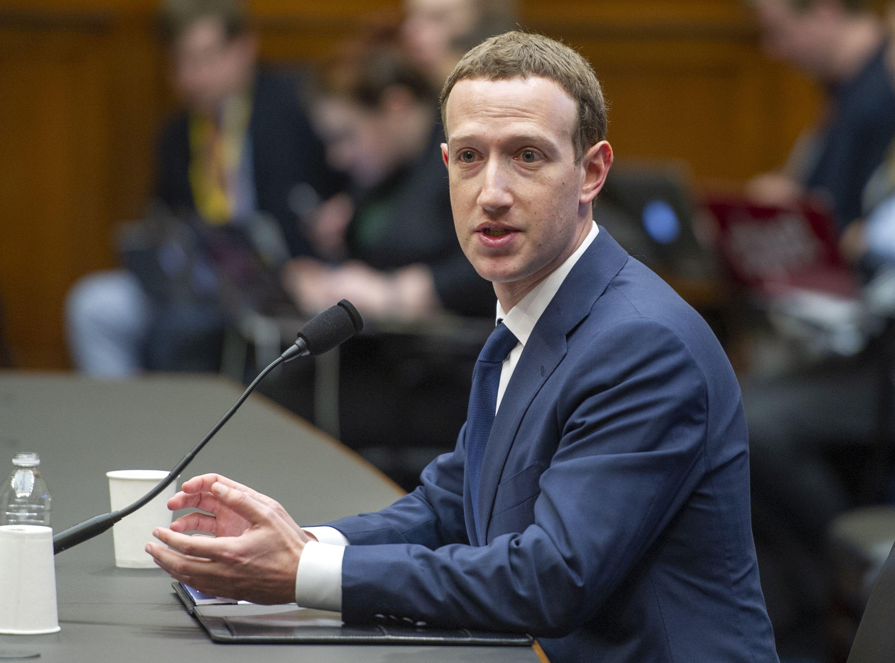 Facebook. Mark Zuckerberg, audiat &icirc;n Parlamentul European pentru Cambridge Analytica