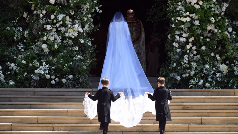 “Un gest extraordinar”! Florile de la NUNTA REGALĂ au adus lacrimi de fericire bătrânilor de la un azil. Meghan şi Prinţul Harry au donat elegantele ornamente unui spital