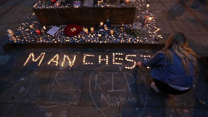 Un AN de la atentatul de la Manchester! Victimele atacului, omagiate prin muzică şi momente de reculegere: 