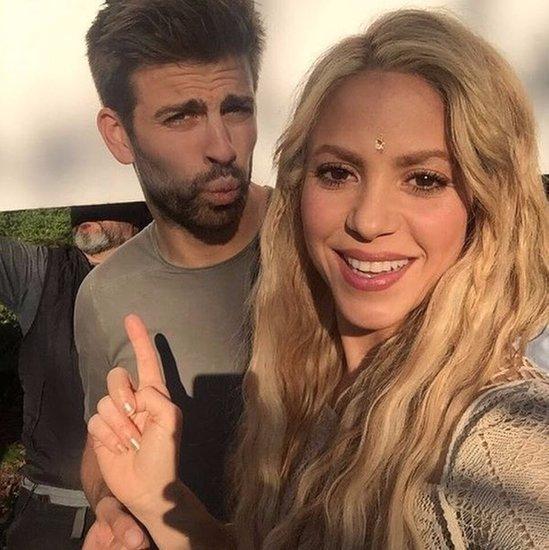 Prea tare! Cum a făcut-o Pique de r&acirc;s pe Shakira. Fanilor nu le vine să creadă!