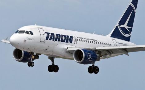 O nouă problemă pentru TAROM. Unul dintre avioanele companiei, implicat într-un incident grav la Iaşi: a pierdut combustibilul pe pistă!
