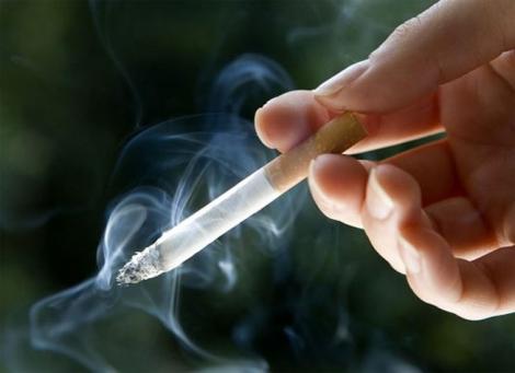 Un bărbat a fumat timp de 20 de ani! Ce au descoperit medicii în corpul lui