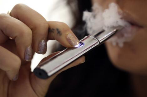 Afirmaţia care va "nenoroci" fumătorii din România: "Tutunul încălzit, taxat la fel ca cel convenţional"