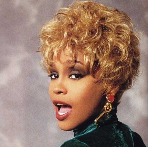 Bobby Brown,furios după ce Kanye West a folosit o fotografie cu baia lui Whitney Houston. Cum l-a amenințat