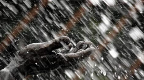 Vremea 6 mai. Prognoza meteo: temperaturi scăzute ploi torențiale, grindină în România