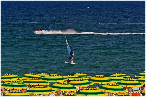 Vacanță de Rusalii în Nisipurile de Aur: sporturi nautice, parcuri acvatice și relaxare la plajă