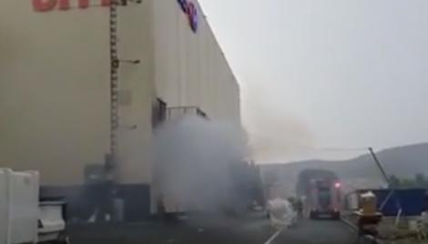 Incendiu într-un mall din România! Mai bine de 300 de oameni au fost evacuaţi (VIDEO)