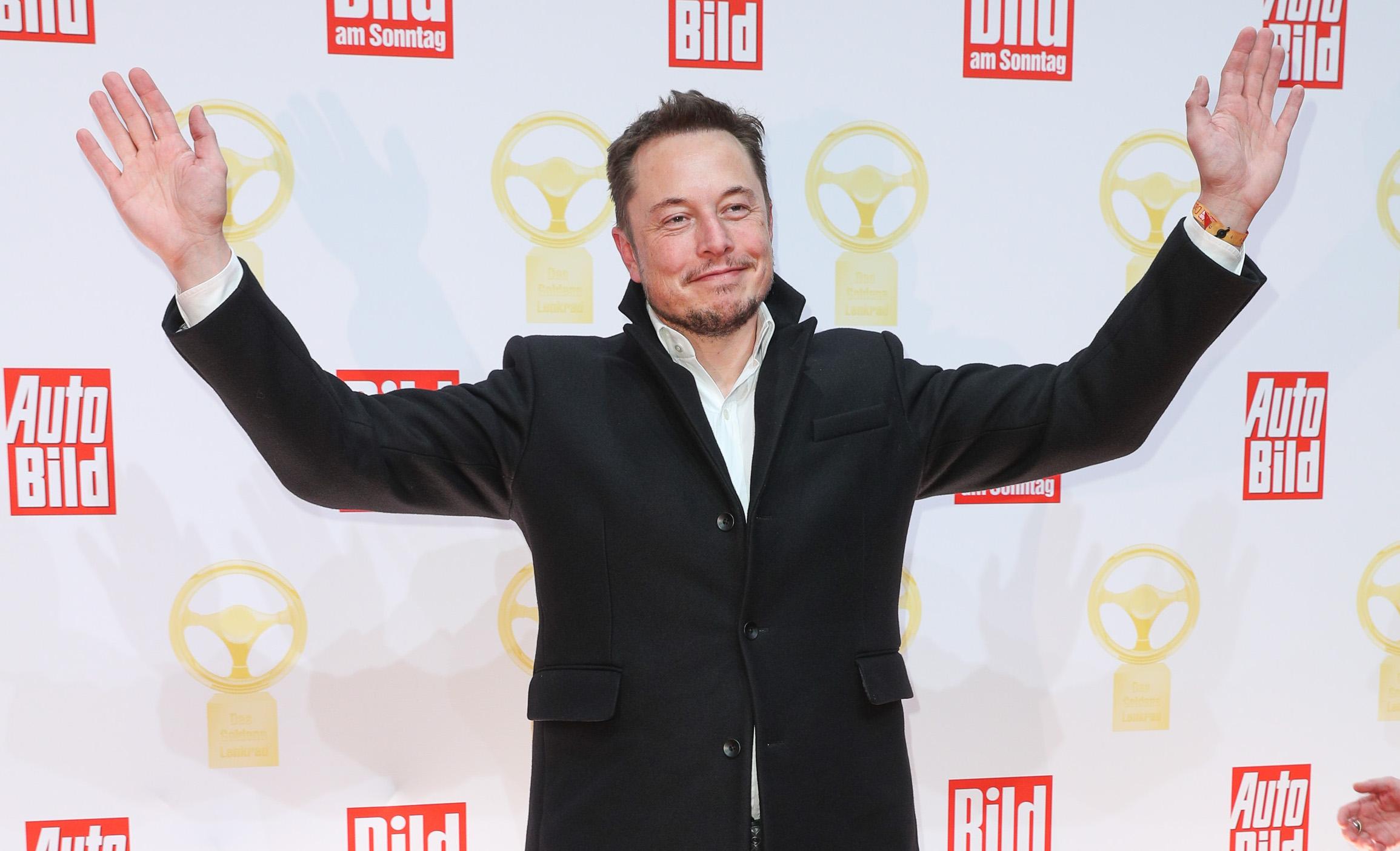 Elon Musk surprinde din nou. Acumpărat acțiuni &icirc;n valoare de 10 milioane$ de la propria companie.