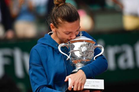 Cum au reacționat Serena Williams, Şarapova și Nadal, după ce Simona Halep a câștigat Roland Garros-ul: "Am fost surprinsă foarte plăcut şi emoţionată"