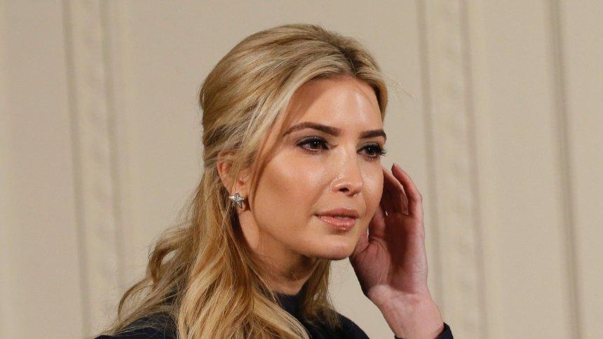 Ivanka Trump "le-a dat cu virgulă" chinezilor. Cum s-a făcut de r&acirc;s, după ce a folosit un proverb, chipurile, chinezesc: "A găsit această expresie &icirc;ntr-o prăjitură-surpriză"