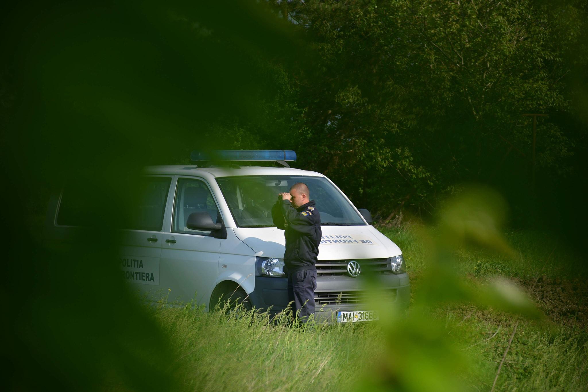 Voiau să iasă ilegal din Rom&acirc;nia, dar au fost prinși la graniță! Unde au putut să se ascundă