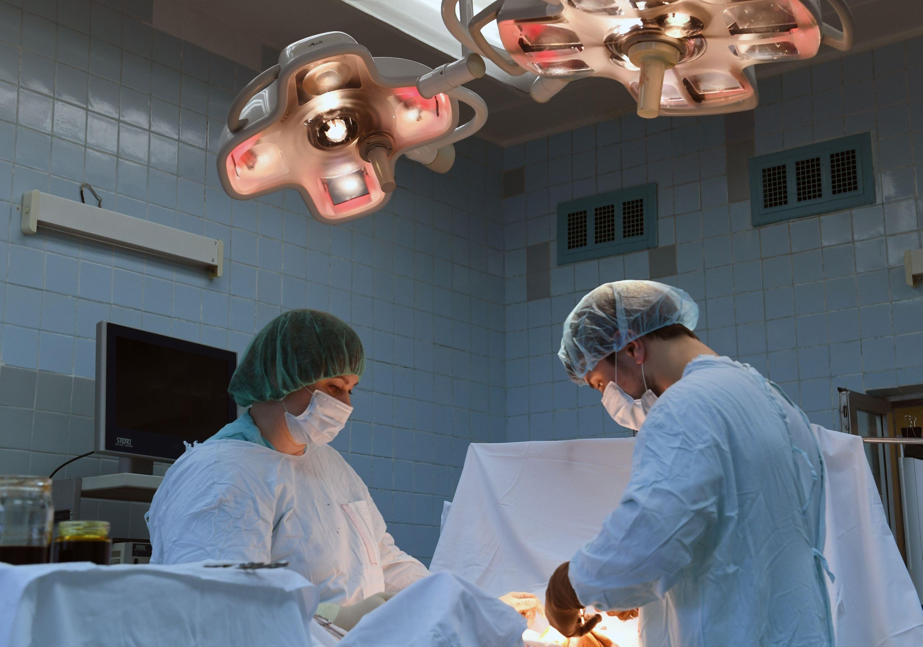 Vouchere de 17.000 de lei pentru paciente cu cancer la s&acirc;n. Pentru ce vor fi acordate