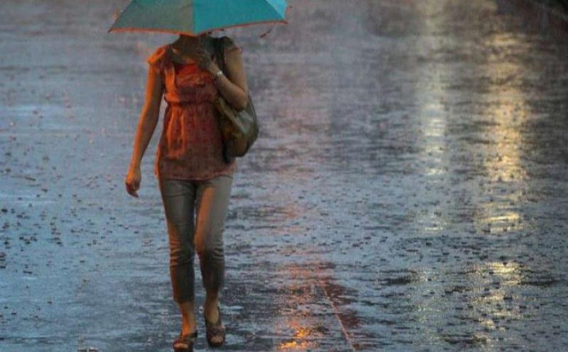 Anunț de ULTIMĂ ORĂ făcut de meteorologi! CODUL GALBEN, prelungit p&acirc;nă s&acirc;mbătă noapte! Zonele &icirc;n care se vor semnala ploi torențiale, grindină și descărcări electrice