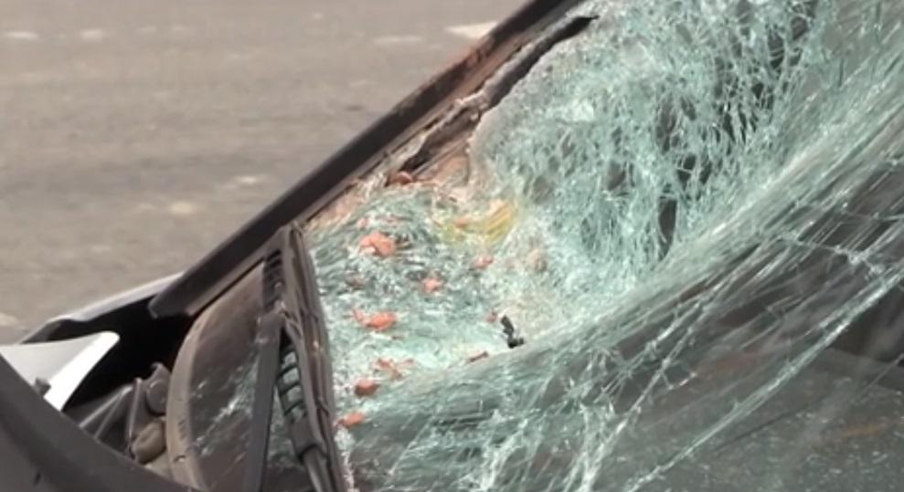 Un bărbat din Cluj a trecut prin clipe de groază! Din cer au picat...cărămizi! (VIDEO)