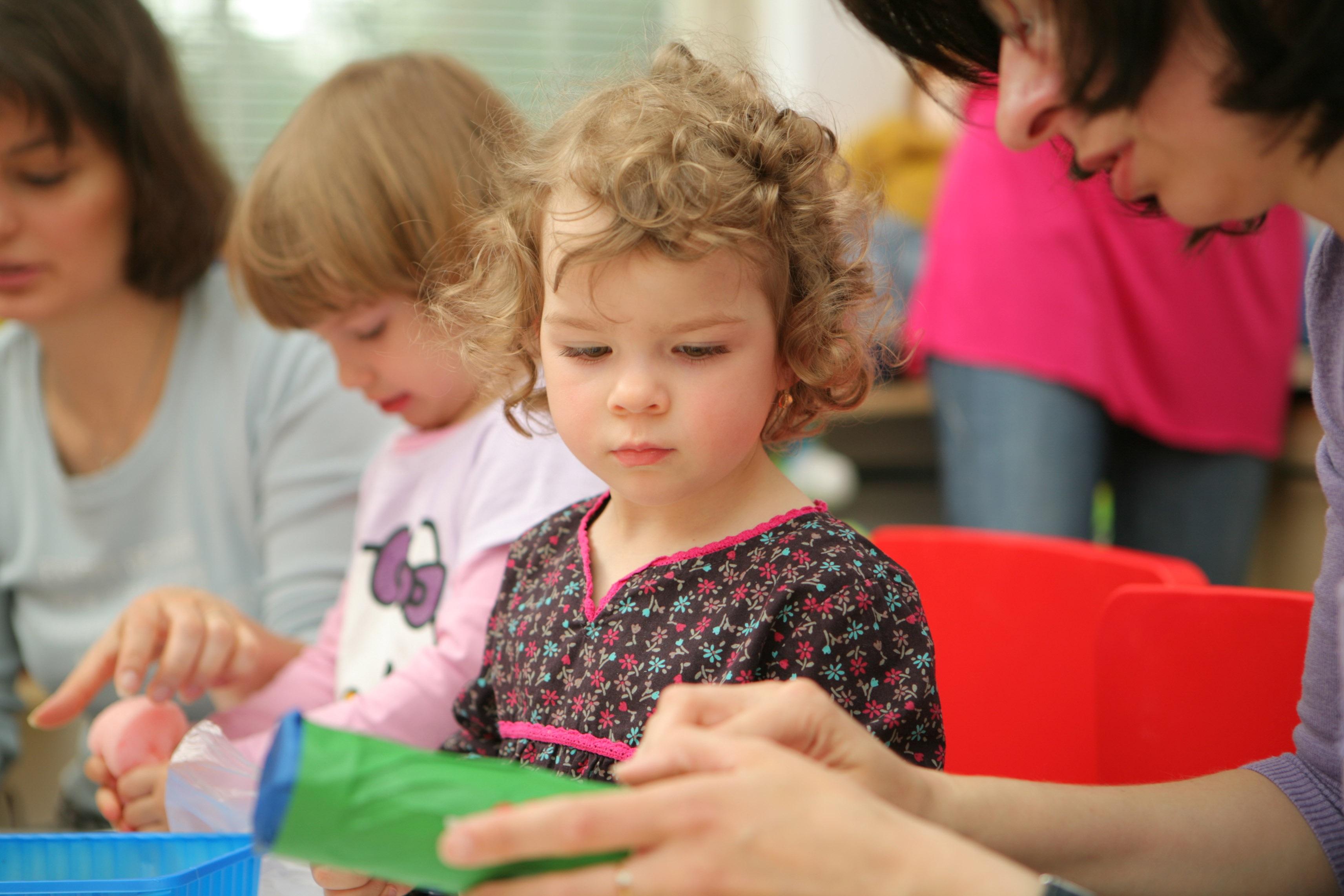 Părinții pot sta liniștiți! Peste 80 de grădinițe din Capitală vor fi deschise &icirc;n vacanță. &Icirc;n ce sectoare și &icirc;n ce perioade