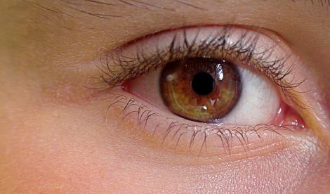 4 secrete ale lentilelor de contact pe care nu le știai!