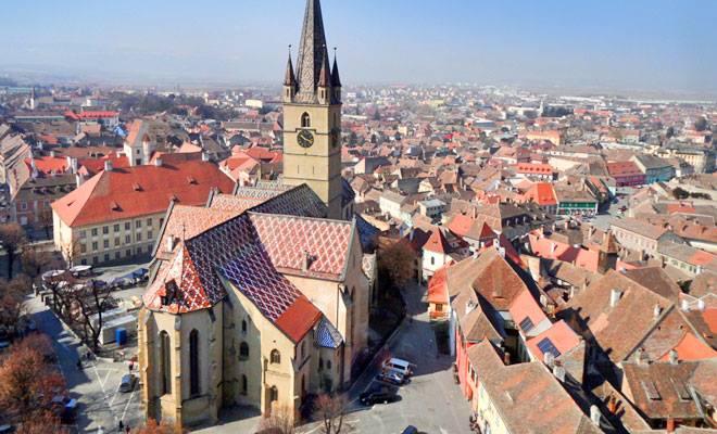 Arheologii speră la o descoperire de zile mari &icirc;n Biserica Evanghelică din Sibiu! Cine ar fi &icirc;nmorm&acirc;ntat acolo